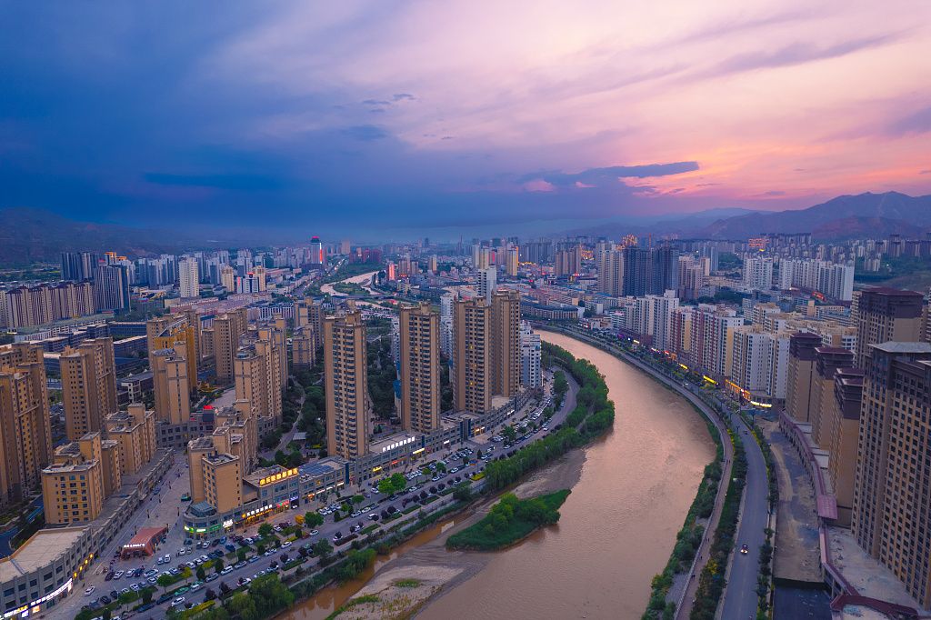 海东_2025年新澳门天天开奖免费查询!批判同步的全面释义、解释与落实