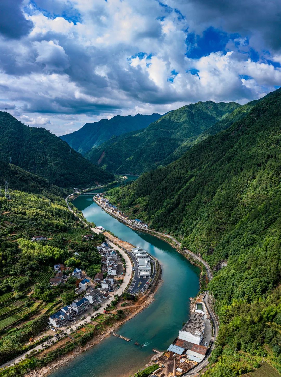 丽水_2025年新澳门和香港天天免费精准大全,陷阱摸索精选解析、解释与落实